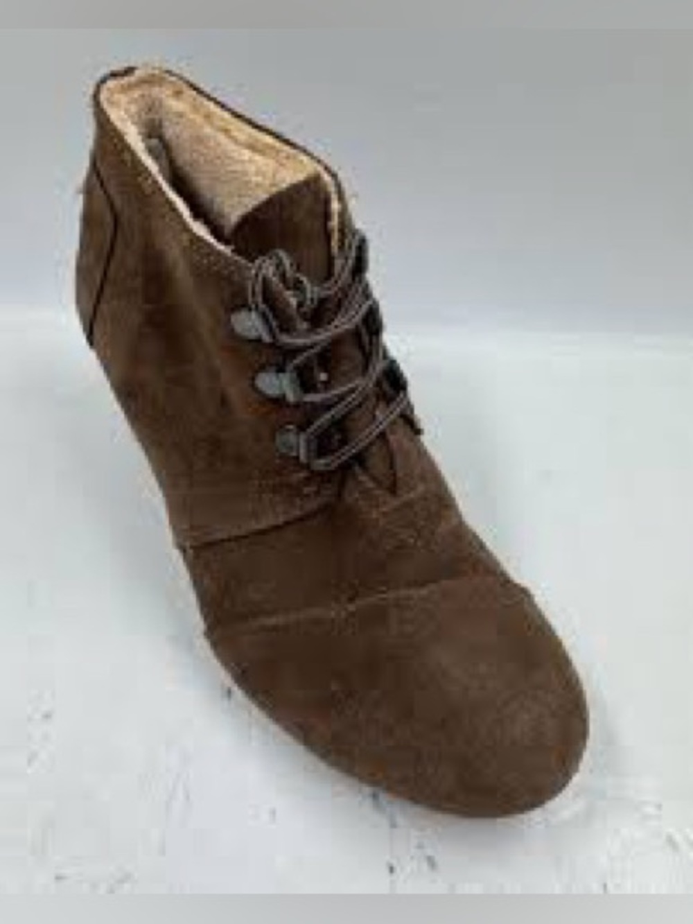 Toms Brown like new Suede Lace-Up Shearling Ankle Booties, size 8.5